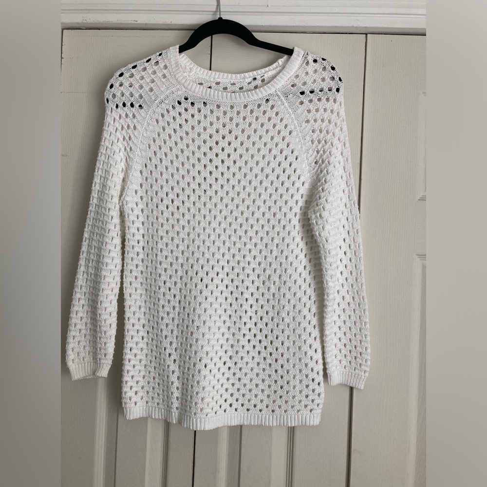 White long sleeve loose knit sweater